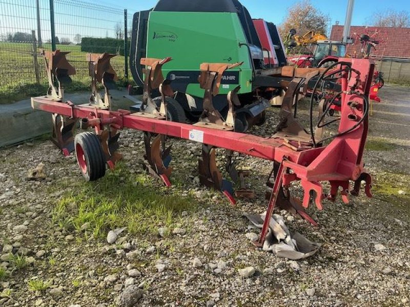 Pflug типа Sonstige 5CORPS, Gebrauchtmaschine в les hayons (Фотография 3)