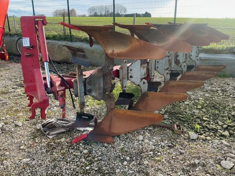 Pflug des Typs Sonstige 5CORPS, Gebrauchtmaschine in les hayons (Bild 1)