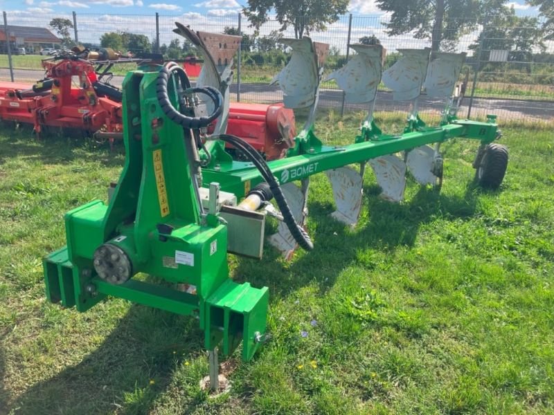 Sonstige GEBR. WENDEPFLUG BOMET U064/3, Gebrauchtmaschine, Baujahr: 2021 (Bild 1) Pflug des Typs Sonstige GEBR. WENDEPFLUG BOMET U064/3, Gebrauchtmaschine in Plessa (Bild 1)
