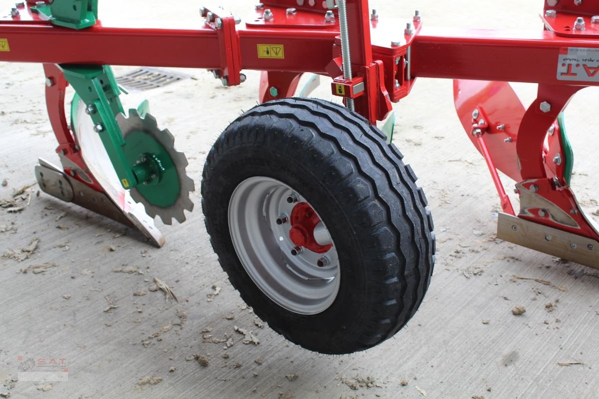 Pflug a típus Sonstige Maxgreen 5 Schar Pflug - Vorführmaschine, Vorführmaschine ekkor: Eberschwang (Kép 12)