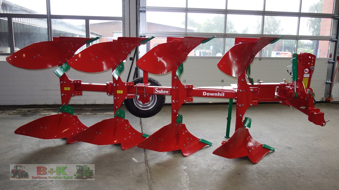 Pflug des Typs Sukov Downhil 3+1, Neumaschine in Kettenkamp (Bild 2)