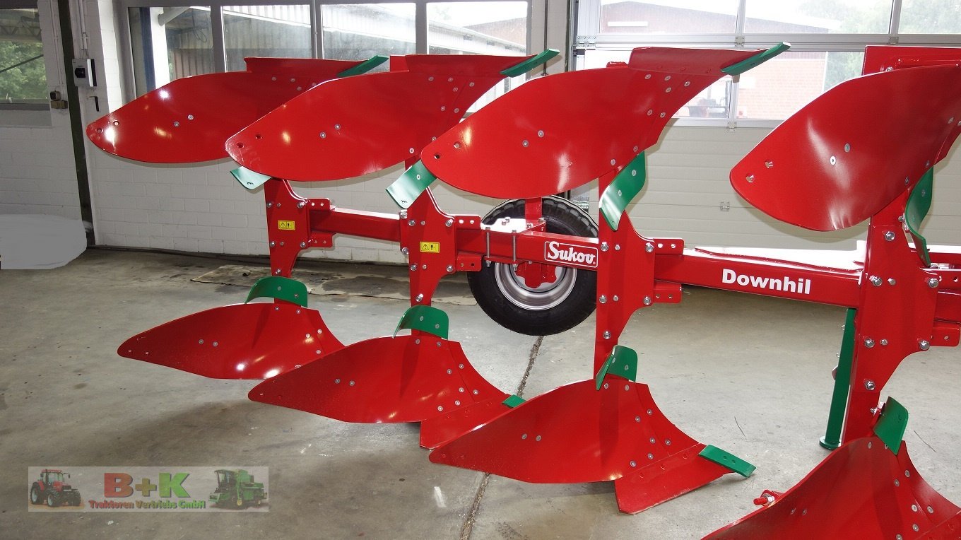 Pflug des Typs Sukov Downhil 3+1, Neumaschine in Kettenkamp (Bild 3)