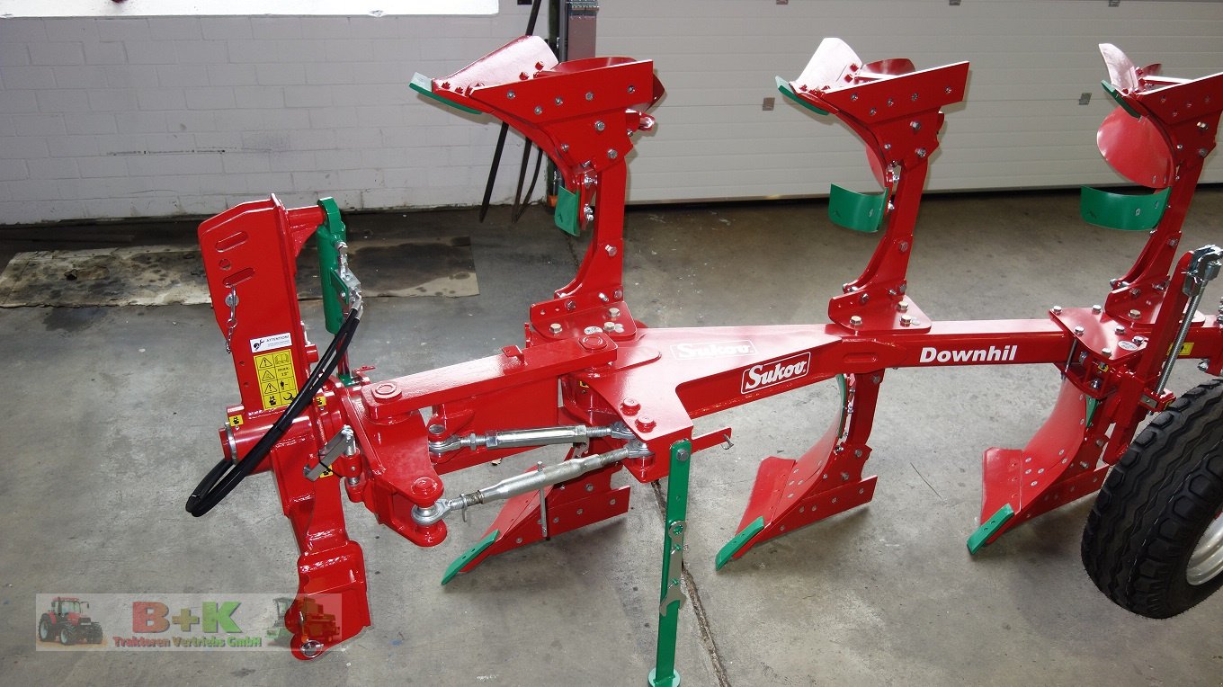 Pflug des Typs Sukov Downhil 3+1, Neumaschine in Kettenkamp (Bild 7)