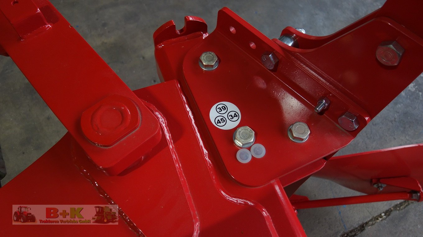 Pflug des Typs Sukov Downhil 3+1, Neumaschine in Kettenkamp (Bild 12)