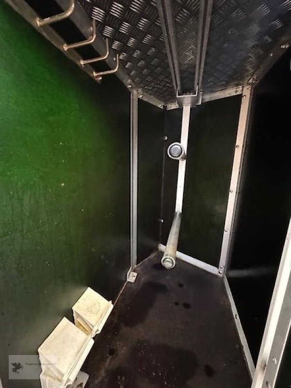 PKW-Anhänger des Typs ALF Pferdeanhänger Viehanhänger 2t. Holz/Plane, Gebrauchtmaschine in Gevelsberg (Bild 6)