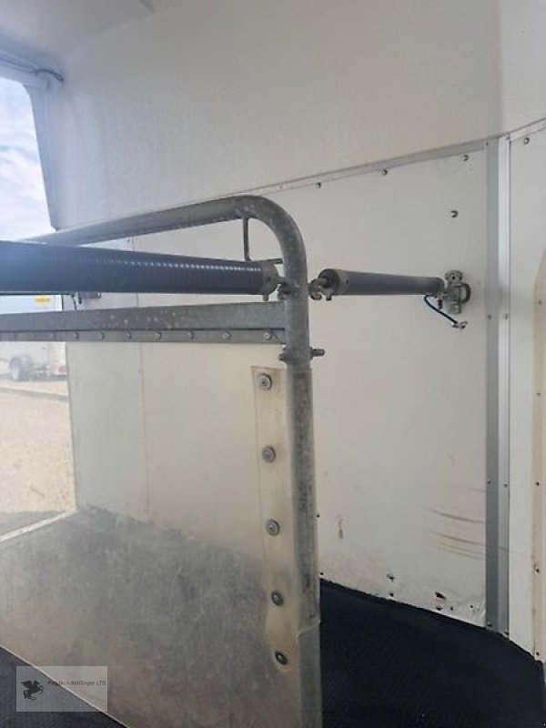 PKW-Anhänger typu Blomert 2 Pferdeanhänger Holz/ Poly 2t Sattelkammer, Gebrauchtmaschine v Gevelsberg (Obrázek 6)