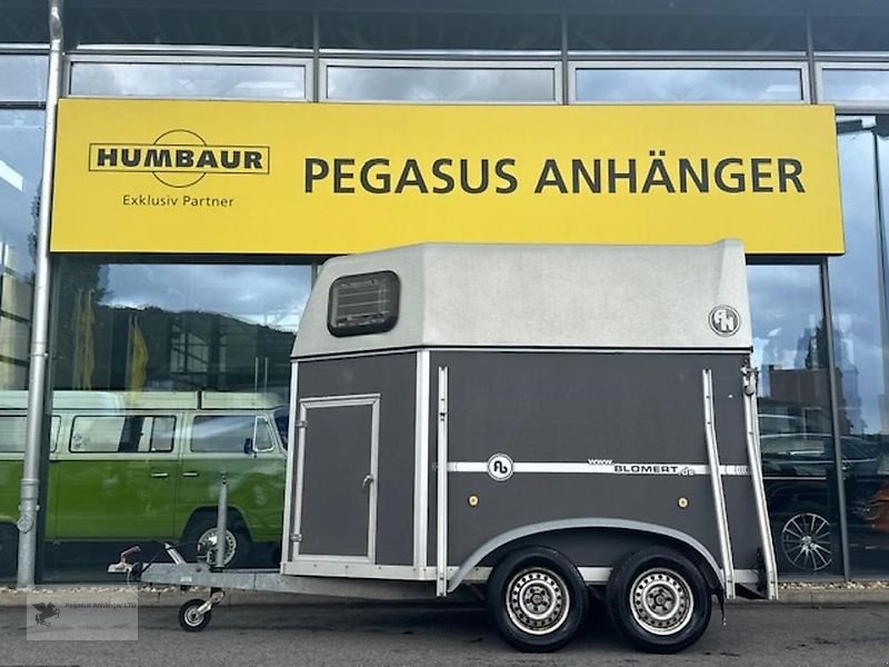 PKW-Anhänger typu Blomert 2 Pferdeanhänger Holz/Poly Sattelkammer 2t., Gebrauchtmaschine v Gevelsberg (Obrázek 1)