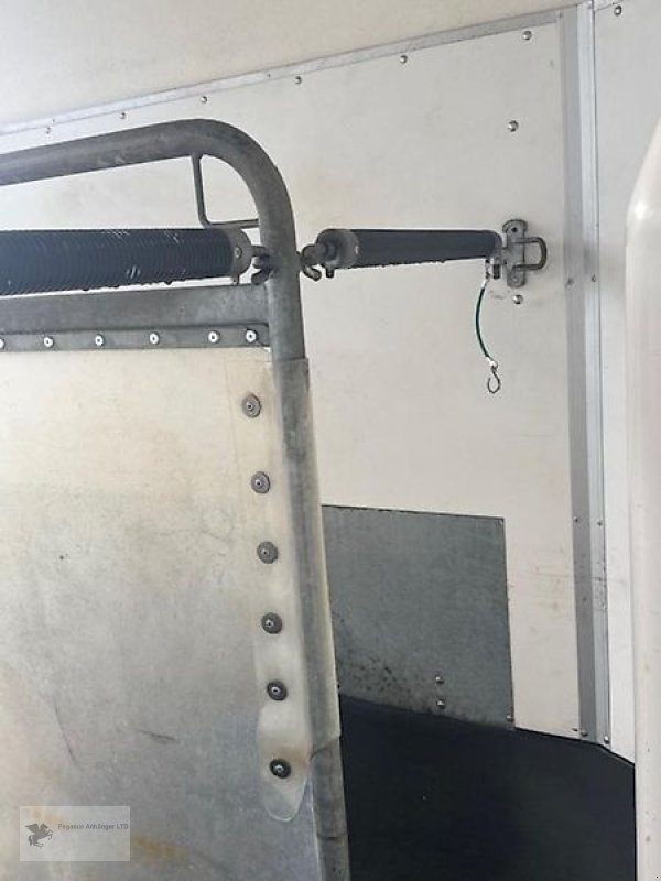 PKW-Anhänger typu Blomert 2 Pferdeanhänger Holz/Poly Sattelkammer 2t., Gebrauchtmaschine v Gevelsberg (Obrázek 5)