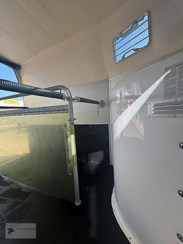 PKW-Anhänger des Typs Blomert Nairobi 2-Pferdeanhänger Alu 1. Hand 2,4t. Sattelkammer, Gebrauchtmaschine in Gevelsberg (Bild 6)