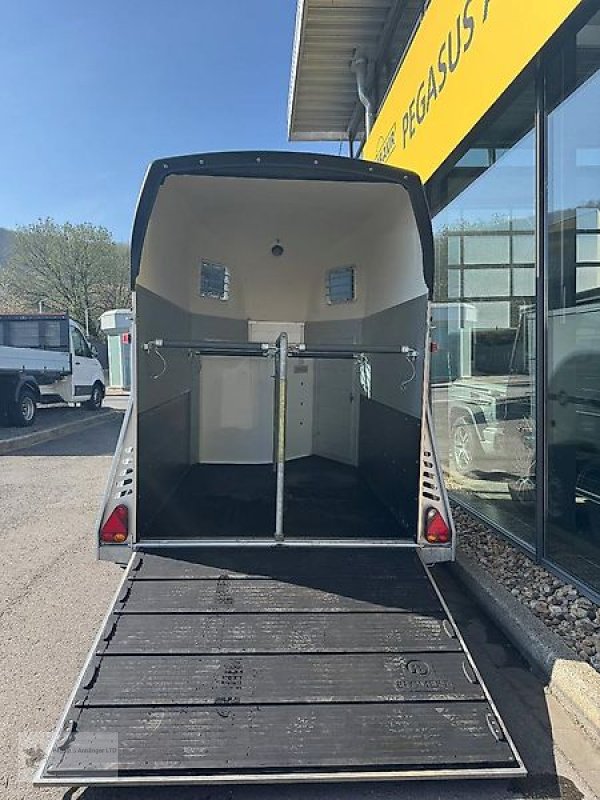 PKW-Anhänger des Typs Blomert Nairobi 2-Pferdeanhänger Alu 1. Hand 2,4t. Sattelkammer, Gebrauchtmaschine in Gevelsberg (Bild 4)