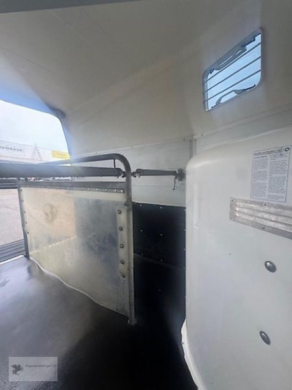 PKW-Anhänger typu Blomert Nairobi 2-Pferdeanhänger Alu 2,4t. 1.Hand Sattelkammer, Gebrauchtmaschine v Gevelsberg (Obrázek 6)