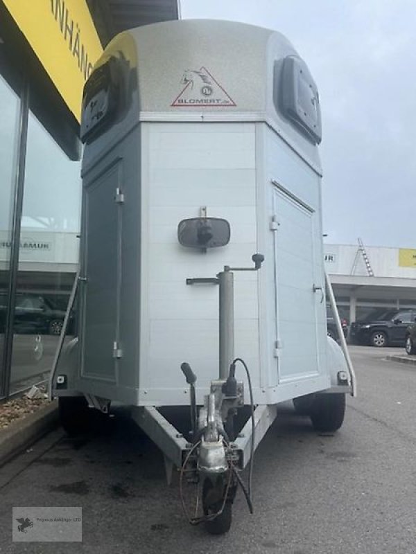 PKW-Anhänger del tipo Blomert Nairobi 2-Pferdeanhänger Alu 2,4t. 1.Hand Sattelkammer, Gebrauchtmaschine en Gevelsberg (Imagen 2)