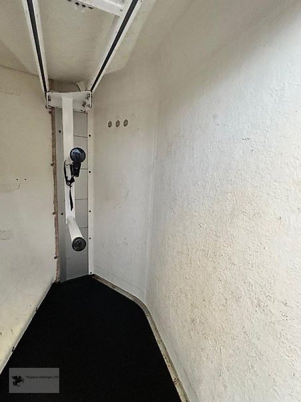 PKW-Anhänger typu Blomert Pferdeanhänger 2,7t. Alu Sattelkammer, Gebrauchtmaschine v Gevelsberg (Obrázek 7)