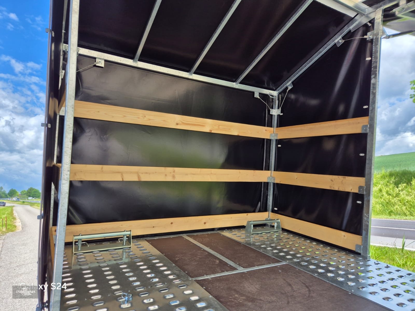 PKW-Anhänger a típus Blyss 3500 Pro kippbar Fahrzeug Transporter Tridem, Neumaschine ekkor: Rankweil (Kép 24)