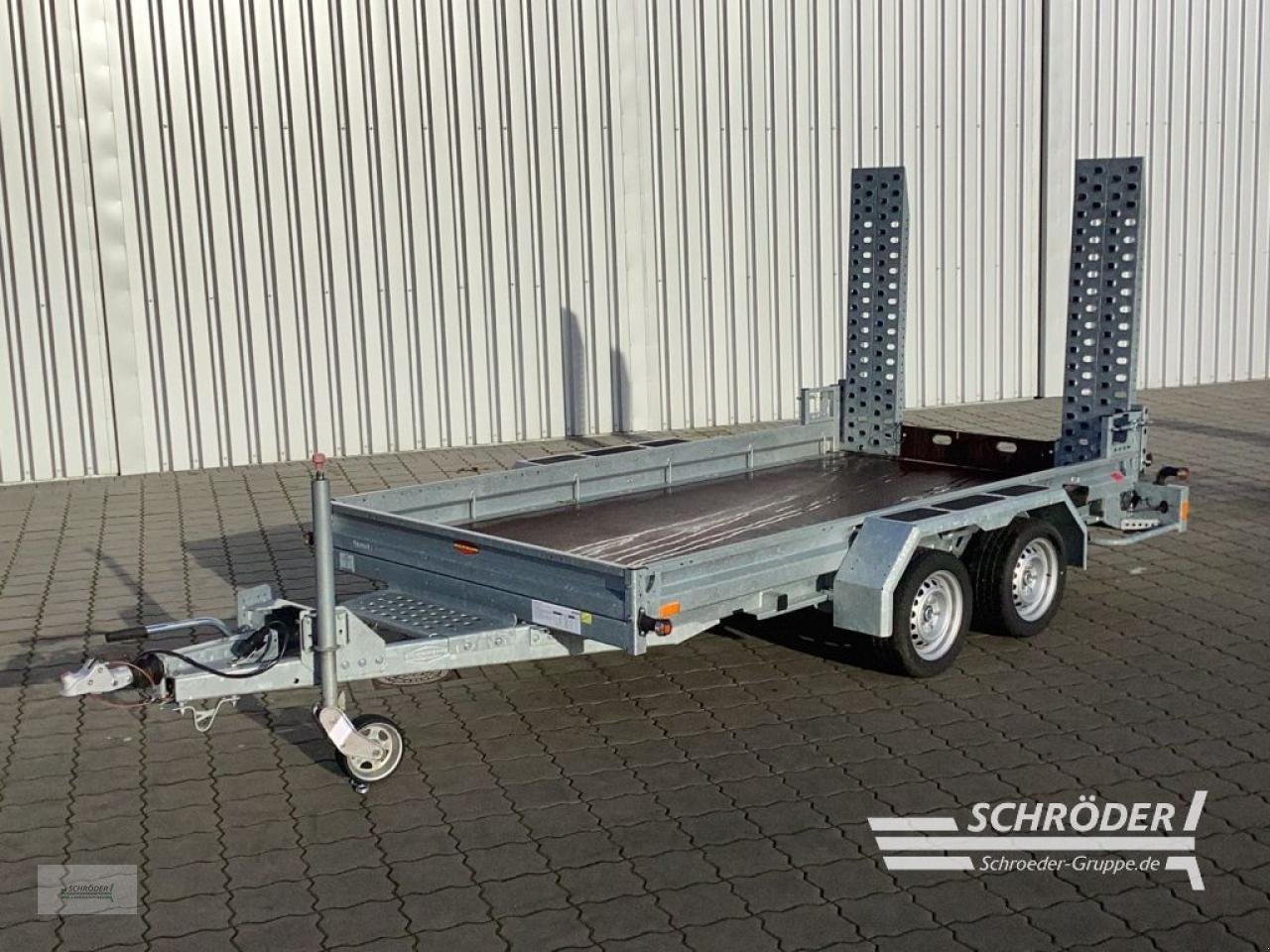 PKW-Anhänger des Typs Böckmann BT-ST 3518/30 AS, Neumaschine in Hemmoor (Bild 1)