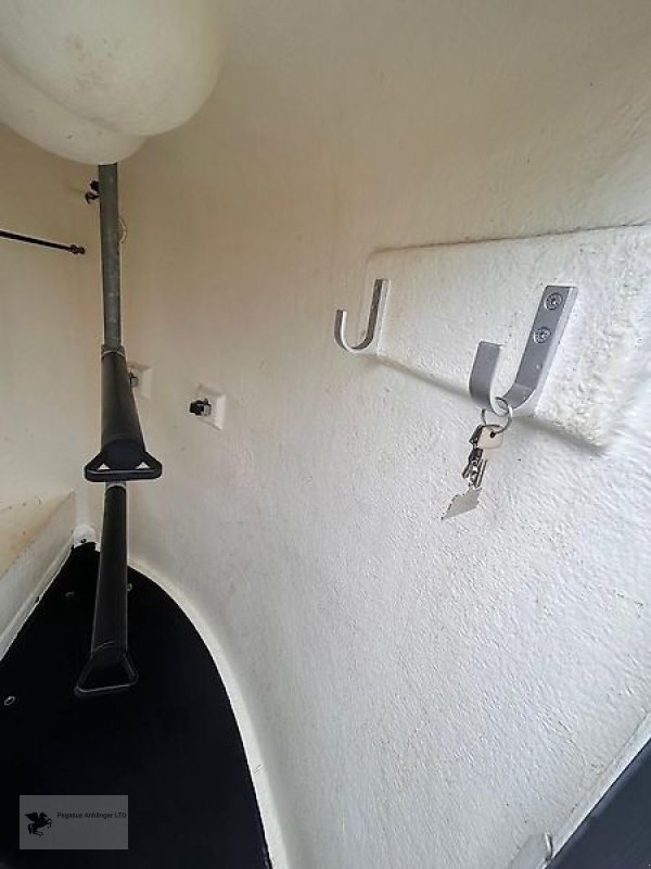 PKW-Anhänger van het type Böckmann Comfort 2 Pferdeanhänger 2,4tCFFplus Aluboden SK, Gebrauchtmaschine in Gevelsberg (Foto 5)