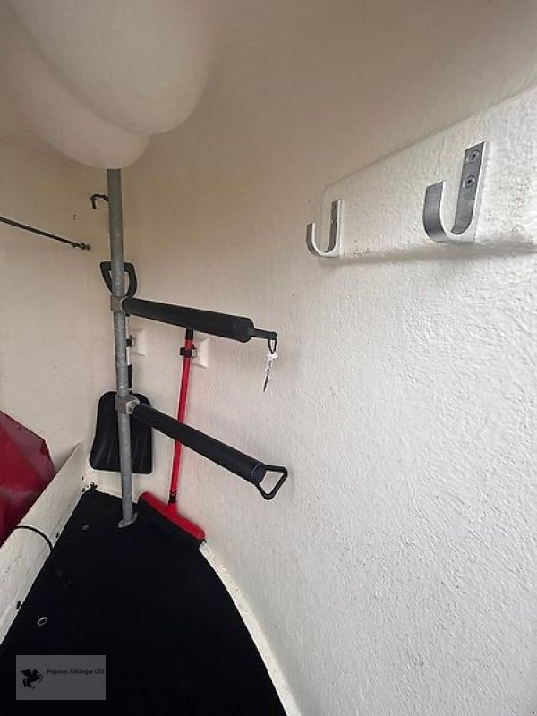 PKW-Anhänger Türe ait Böckmann Comfort 2 Pferdeanhänger 2,4to DS Aluboden, Gebrauchtmaschine içinde Gevelsberg (resim 6)