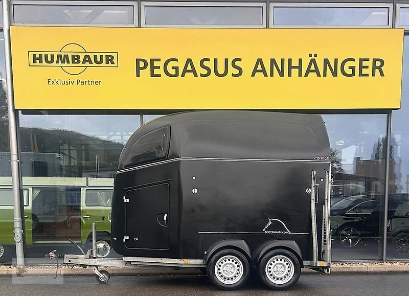 PKW-Anhänger Türe ait Böckmann Comfort 2 Pferdeanhänger 2,4to DS Aluboden, Gebrauchtmaschine içinde Gevelsberg (resim 1)