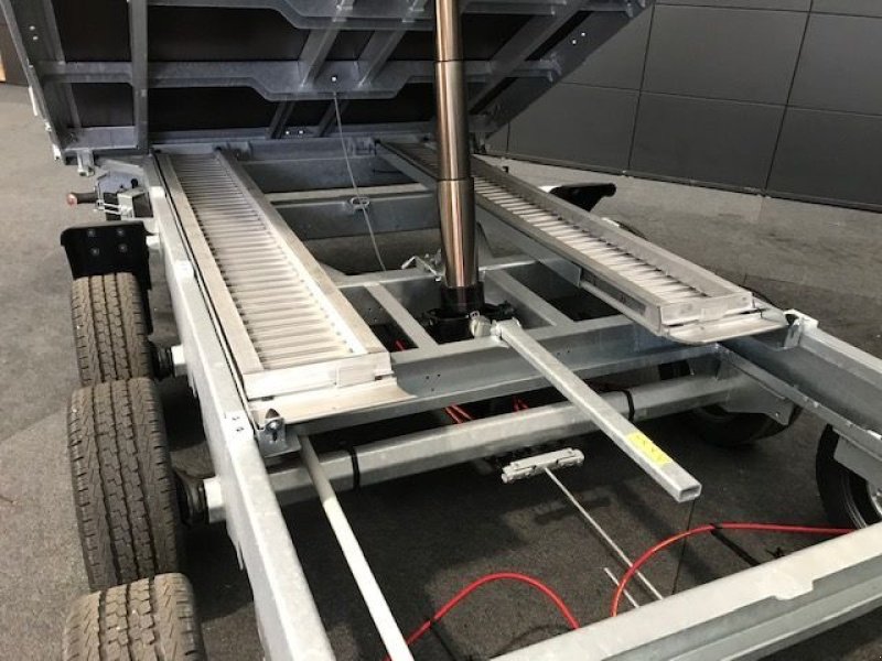 PKW-Anhänger Türe ait Böckmann Dreiseitenkipper 3-Achser DK-ST 4121/35P T, Neumaschine içinde Tamsweg (resim 14)