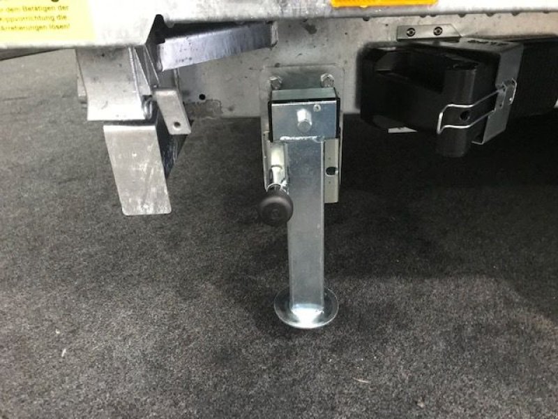 PKW-Anhänger des Typs Böckmann Dreiseitenkipper DK-AL 3718/35P, Neumaschine in Tamsweg (Bild 11)