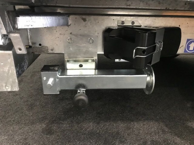 PKW-Anhänger des Typs Böckmann Dreiseitenkipper DK-AL 3718/35P, Neumaschine in Tamsweg (Bild 10)