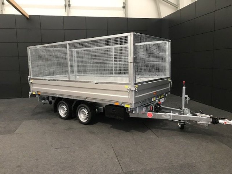 PKW-Anhänger des Typs Böckmann Dreiseitenkipper DK-AL 3718/35P, Neumaschine in Tamsweg (Bild 3)