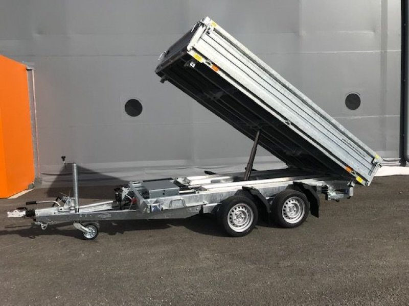 PKW-Anhänger des Typs Böckmann Dreiseitenkipper DK-ST 3218/35P, Neumaschine in Tamsweg (Bild 15)