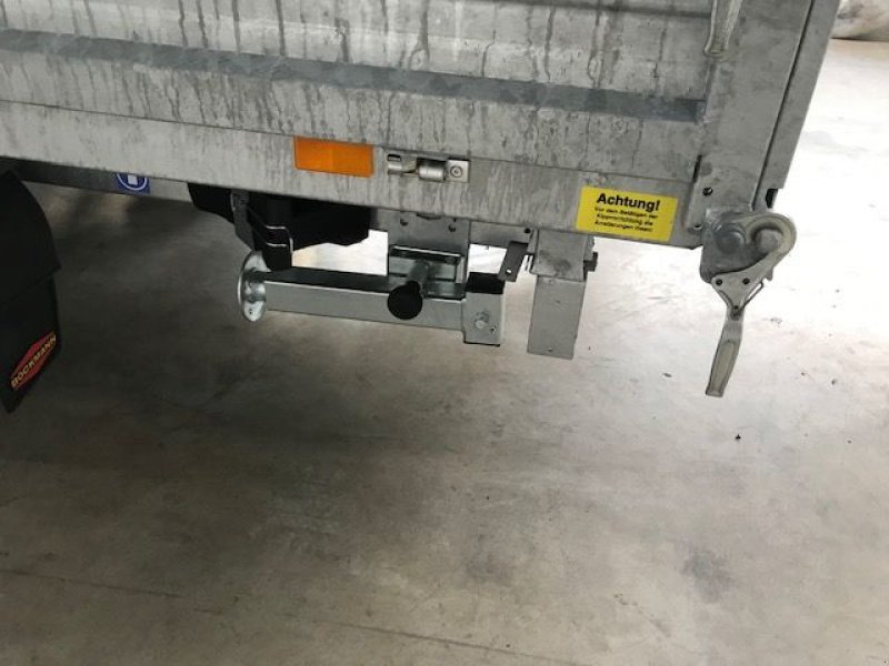 PKW-Anhänger des Typs Böckmann Dreiseitenkipper DK-ST 3718/35P, Neumaschine in Tamsweg (Bild 13)