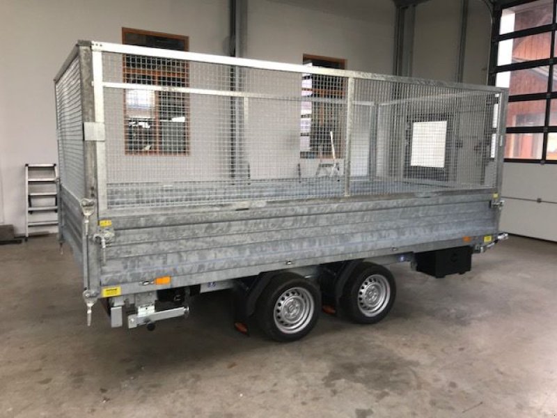 PKW-Anhänger des Typs Böckmann Dreiseitenkipper DK-ST 3718/35P, Neumaschine in Tamsweg (Bild 4)