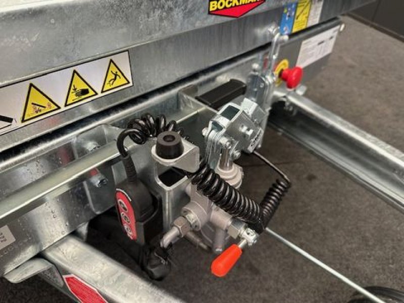 PKW-Anhänger des Typs Böckmann Dreiseitenkipper Stahl DK-ST 3218/35P 3,20x1,80m, Neumaschine in Tamsweg (Bild 17)