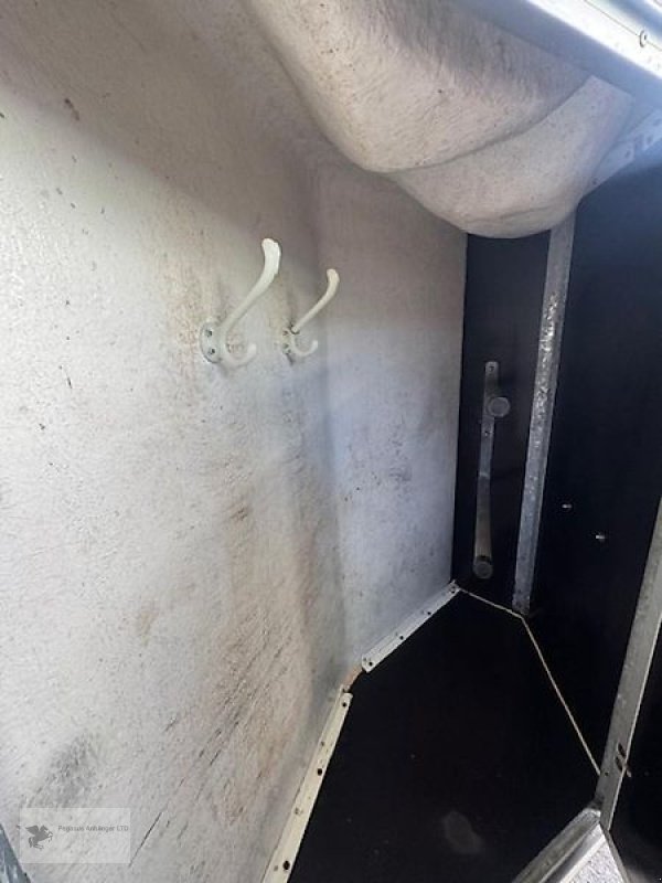 PKW-Anhänger des Typs Böckmann DUO 2-Pferdeanhänger Holz/Poly 2t. Sattelkammer, Gebrauchtmaschine in Gevelsberg (Bild 7)