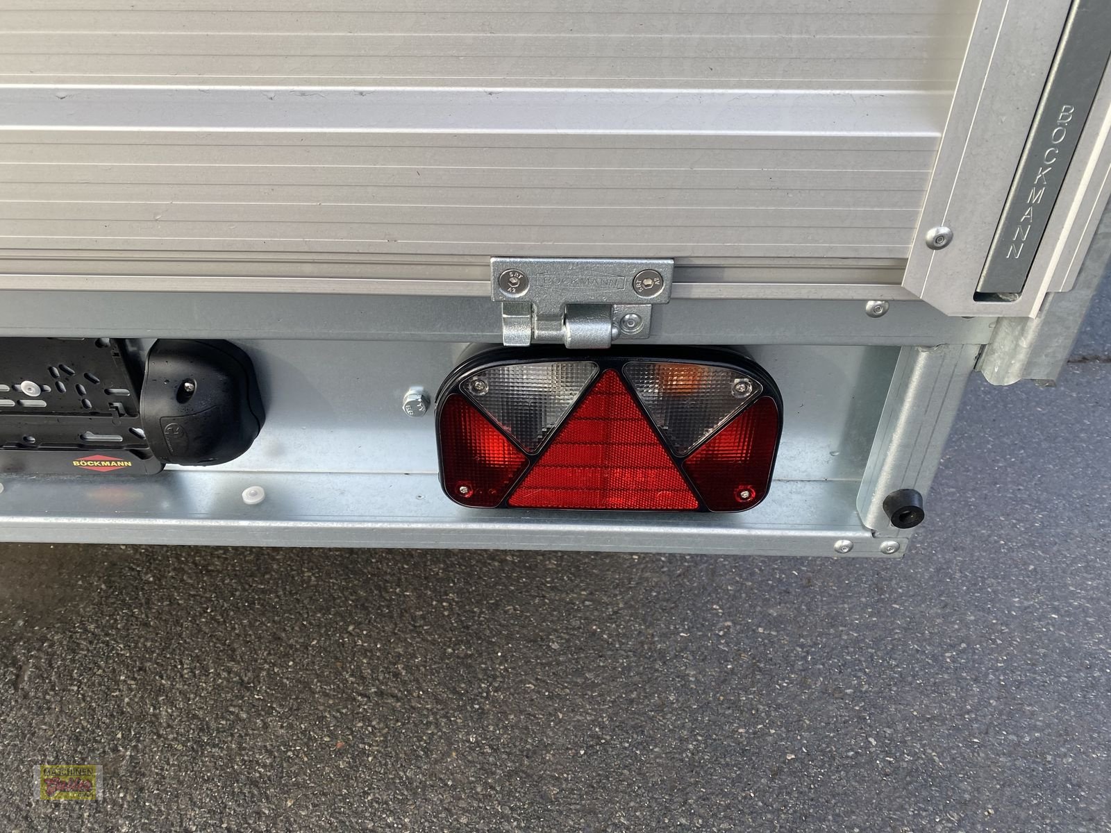 PKW-Anhänger des Typs Böckmann HL-AL 3016/27 ECO XXL Tandem Hochlader, Neumaschine in Kötschach (Bild 19)