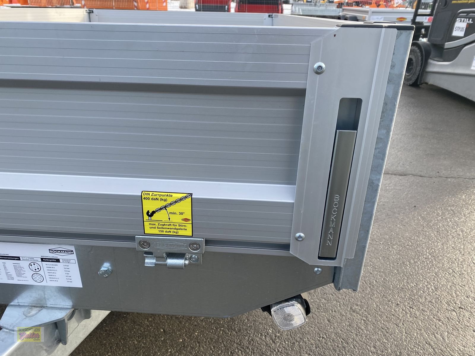 PKW-Anhänger des Typs Böckmann HL-AL 3016/27 ECO XXL Tandem Hochlader, Neumaschine in Kötschach (Bild 25)