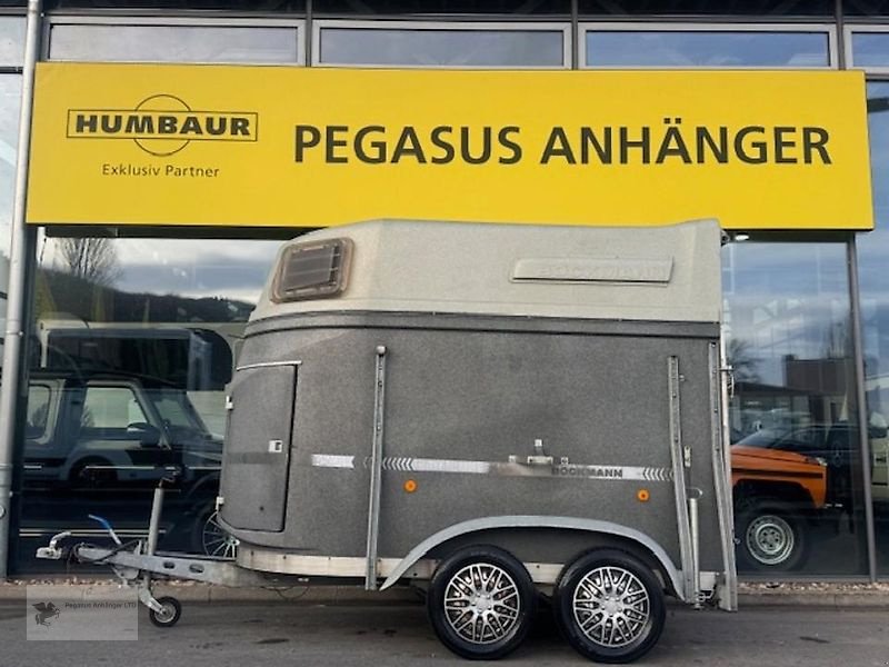 PKW-Anhänger del tipo Böckmann Master 2-Pferdeanhänger 2t. Vollpoly Sattelkammer, Gebrauchtmaschine en Gevelsberg (Imagen 1)