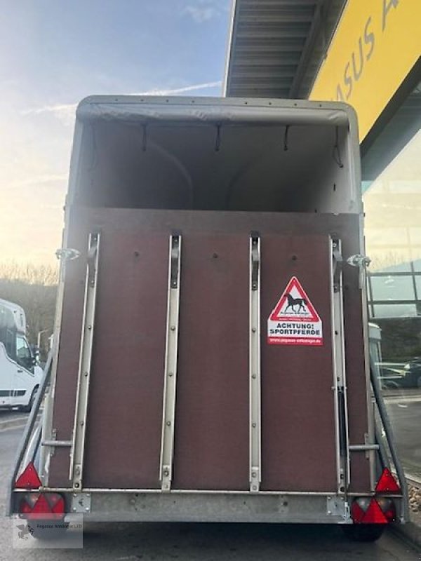 PKW-Anhänger del tipo Böckmann Master 2-Pferdeanhänger 2t. Vollpoly Sattelkammer, Gebrauchtmaschine en Gevelsberg (Imagen 6)