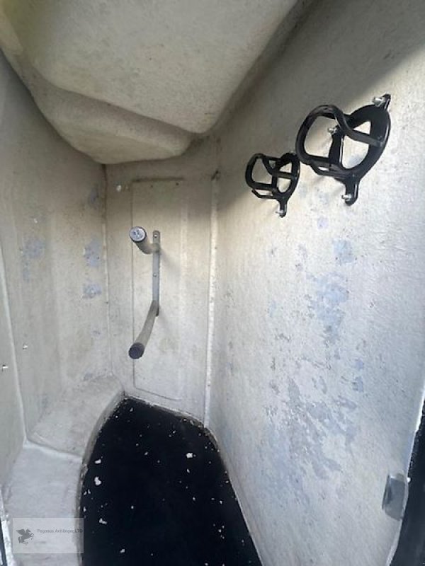 PKW-Anhänger del tipo Böckmann Master 2-Pferdeanhänger 2t. Vollpoly Sattelkammer, Gebrauchtmaschine en Gevelsberg (Imagen 3)