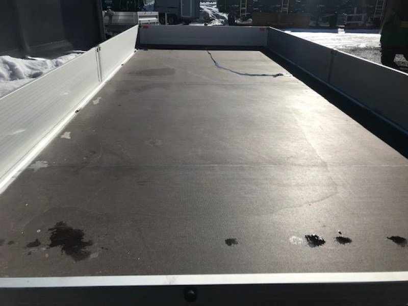 PKW-Anhänger des Typs Böckmann PKW-Anhänger Hochlader HL-AL 6224/35F, Neumaschine in Tamsweg (Bild 9)