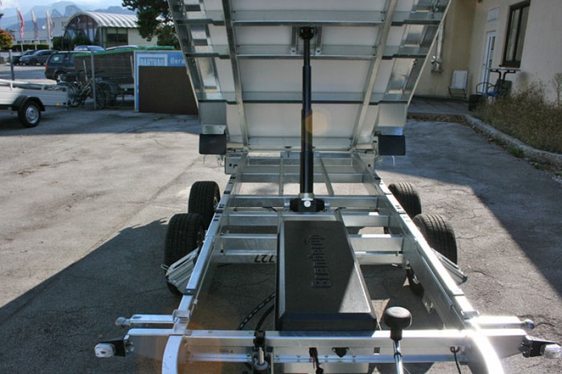 PKW-Anhänger des Typs Brenderup Dreiseitenkipper Serie TT5000, Neumaschine in Anif-Niederalm (Bild 11)