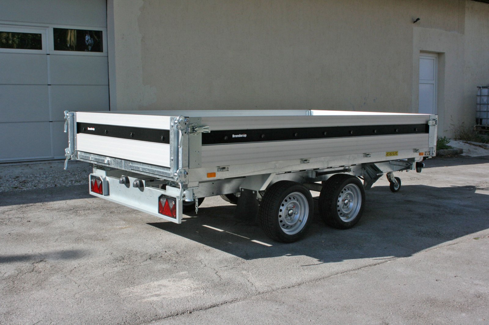PKW-Anhänger des Typs Brenderup Dreiseitenkipper Serie TT5000, Neumaschine in Anif-Niederalm (Bild 19)