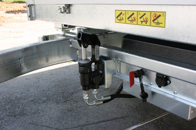 PKW-Anhänger des Typs Brenderup Dreiseitenkipper Serie TT5000, Neumaschine in Anif-Niederalm (Bild 22)