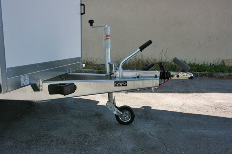 PKW-Anhänger des Typs Brenderup Tandem Kofferanhänger CD300T, Neumaschine in Anif-Niederalm (Bild 4)