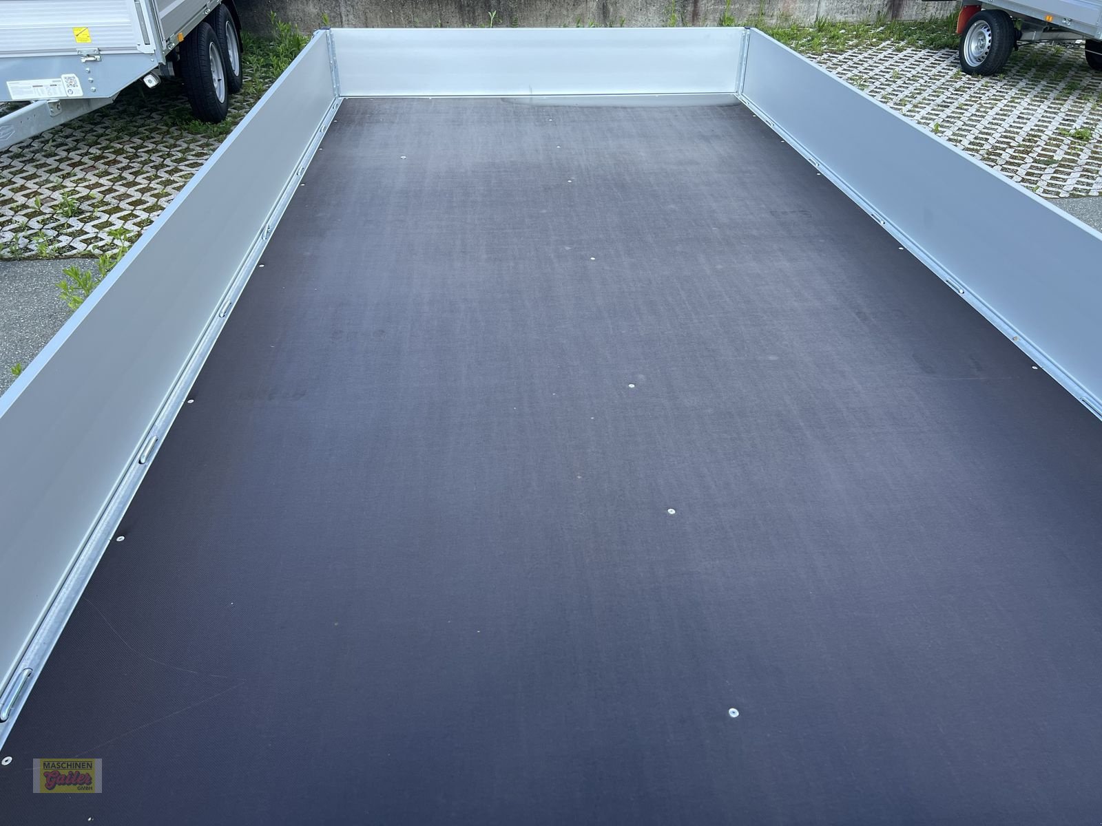 PKW-Anhänger des Typs Eduard Eduard EDUARD 4020-GDR, 3500 kg GG, Rampen, Neumaschine in Kötschach (Bild 12)