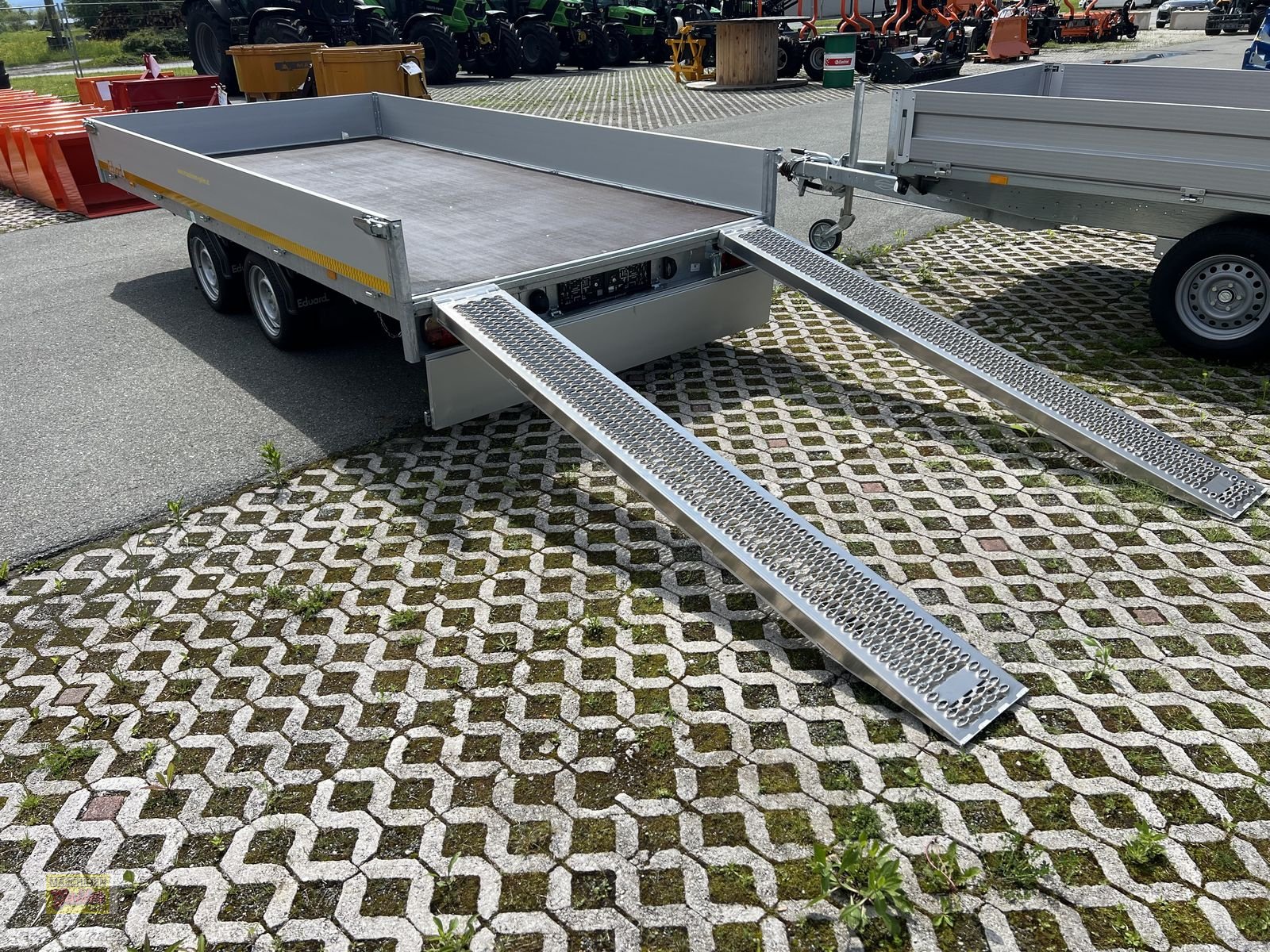 PKW-Anhänger des Typs Eduard Eduard EDUARD 4020-GDR, 3500 kg GG, Rampen, Neumaschine in Kötschach (Bild 20)
