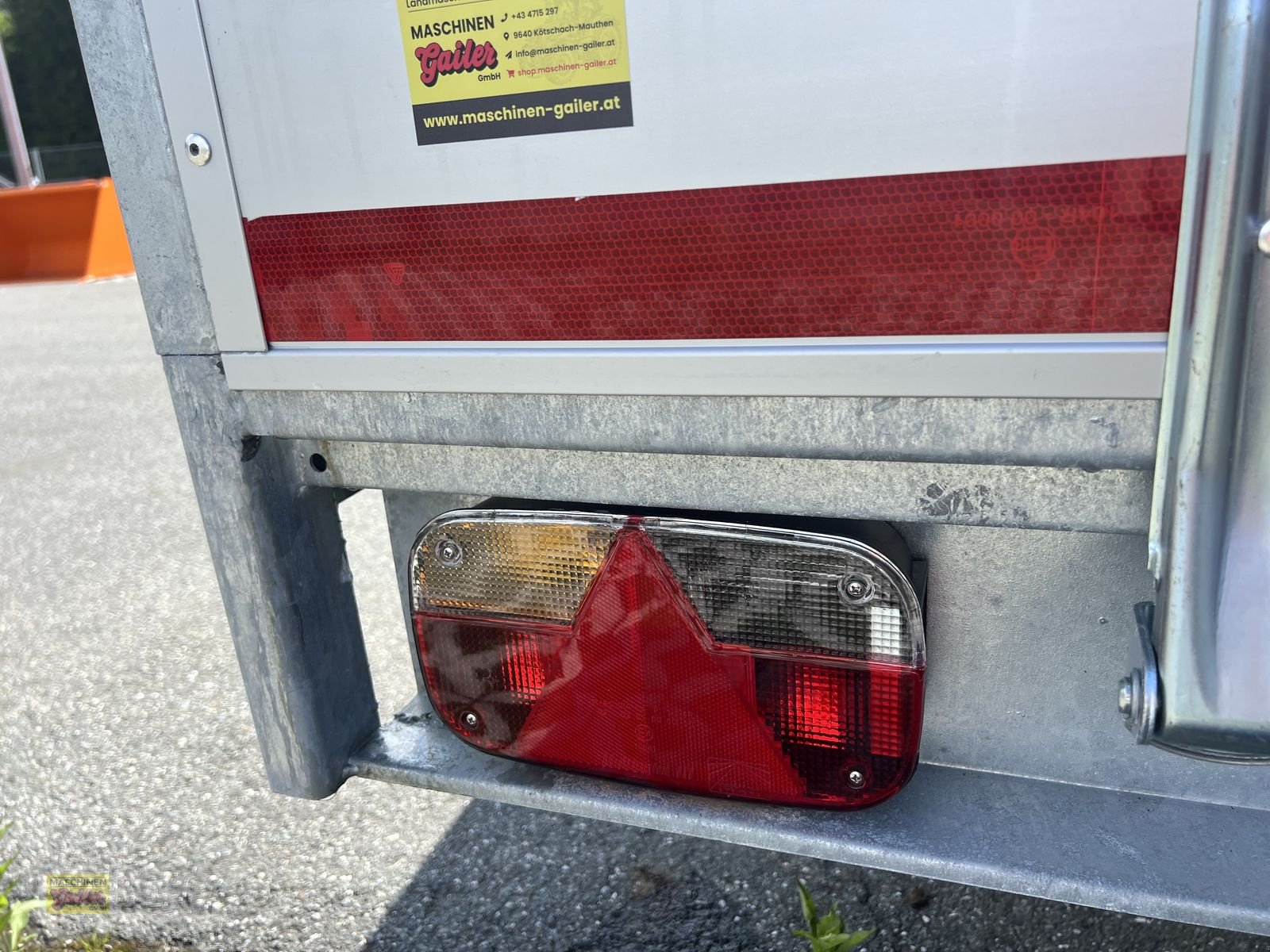 PKW-Anhänger des Typs Eduard Eduard EDUARD 4020-GDR, 3500 kg GG, Rampen, Neumaschine in Kötschach (Bild 17)