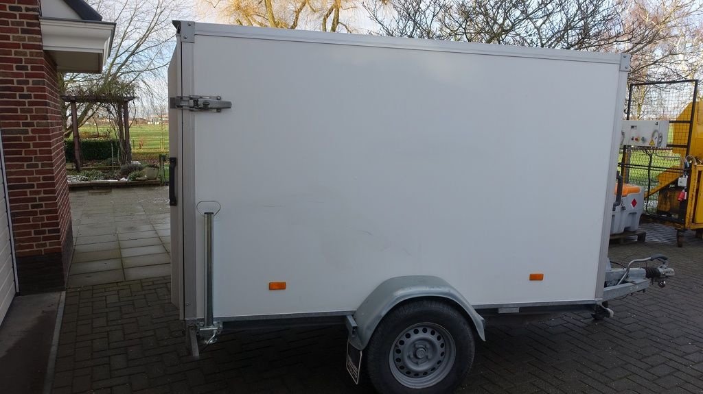 PKW-Anhänger типа Hapert Gesloten met klep 250x130x152, Gebrauchtmaschine в IJsselmuiden (Фотография 3)