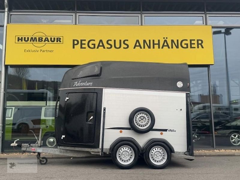 PKW-Anhänger des Typs Henra Adventure 2-Pferdeanhänger ALU Sattelkammer 2,7t D/SKlappe, Gebrauchtmaschine in Gevelsberg (Bild 1)