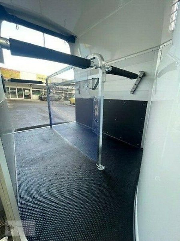 PKW-Anhänger des Typs Humbaur *XANTHOS AERO* ALUBODEN Sattelkammer Pferdeanhänger NEU, Neumaschine in Gevelsberg (Bild 8)