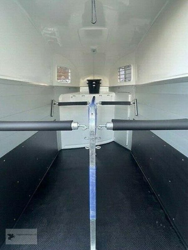 PKW-Anhänger des Typs Humbaur *XANTHOS AERO* ALUBODEN Sattelkammer Pferdeanhänger NEU, Neumaschine in Gevelsberg (Bild 7)