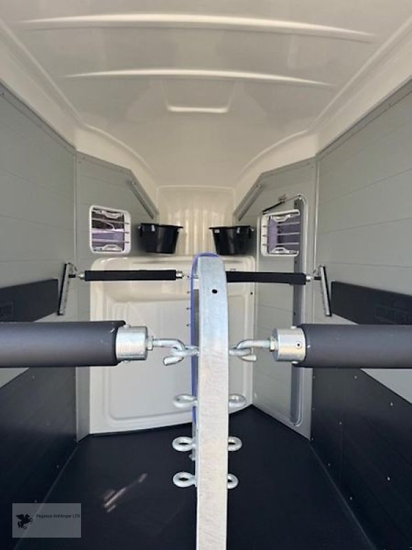 PKW-Anhänger del tipo Humbaur Areion Pure 2,4 t. Pferdeanhänger DS NEU ALU, Neumaschine In Gevelsberg (Immagine 6)