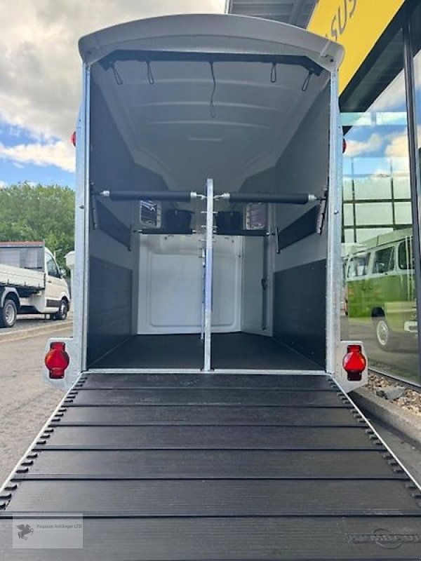 PKW-Anhänger des Typs Humbaur Areion Pure 2,4t 2 Pferdeanhänger NEUES Modell Alu, Gebrauchtmaschine in Gevelsberg (Bild 7)